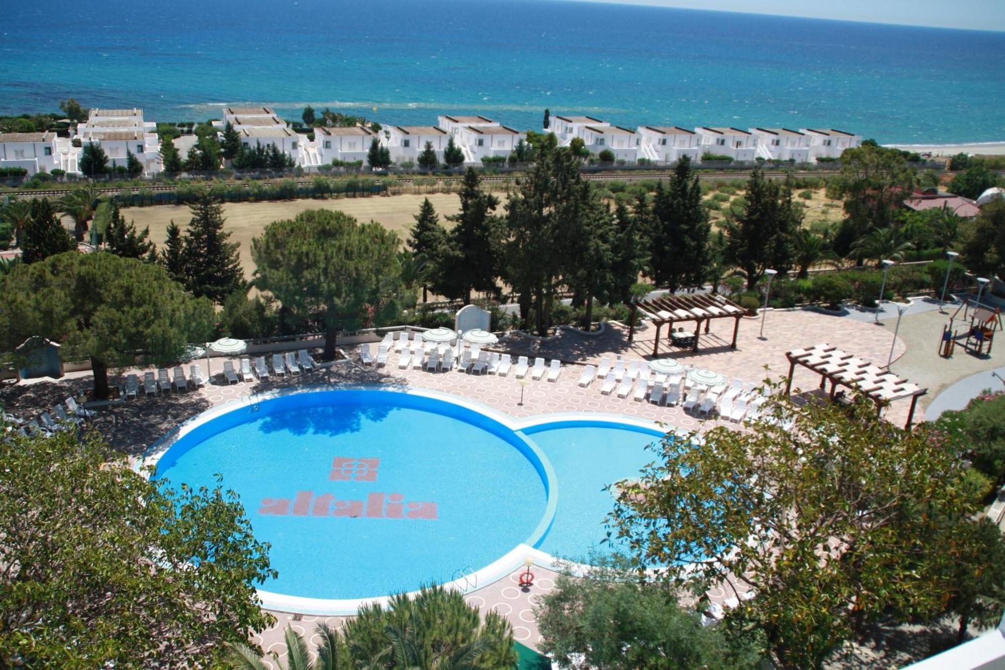 Hotel Villaggio Club Altalia Brancaleone Exterior photo